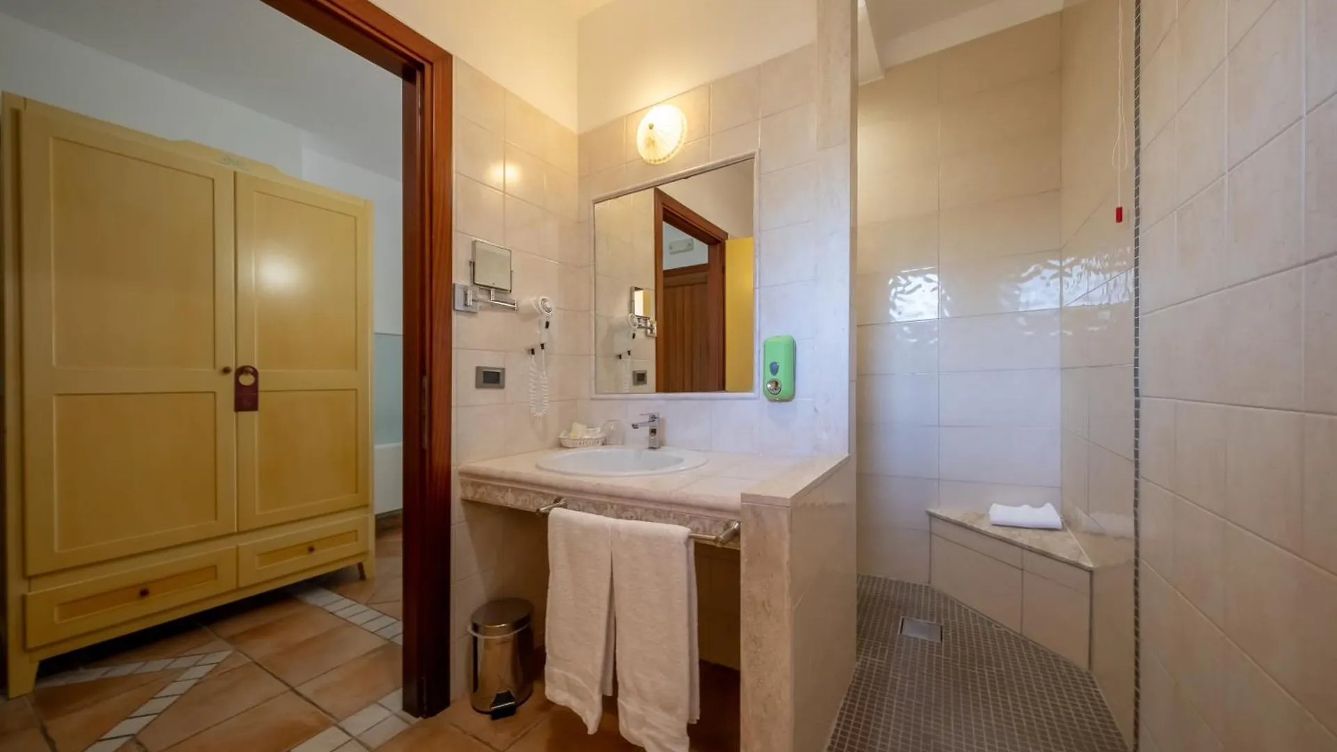 Hotel Luci Del Faro Italy